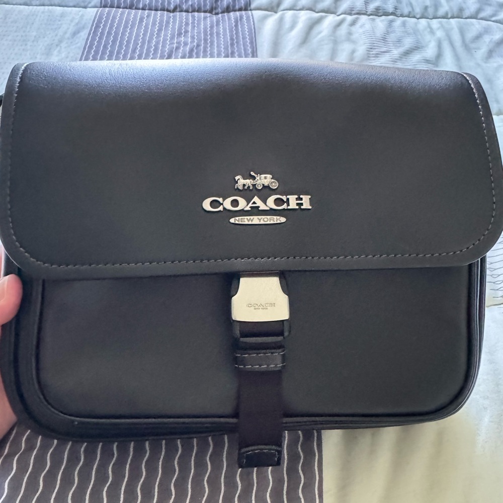 Coach Pace Messenger Bag Black leather with silver accents
